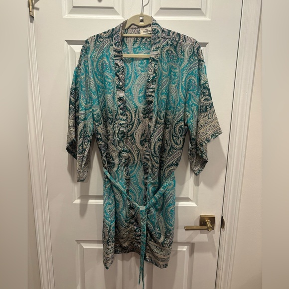 Silk Robe - Picture 2 of 5
